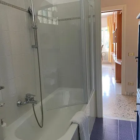 Questa Casa Non E Un Ciu-atr 9390-9 Апартаменты *