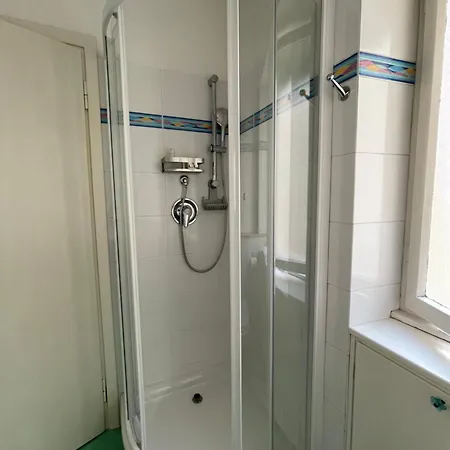 Questa Casa Non è Un Ciu-atr 9390-9 * Roma